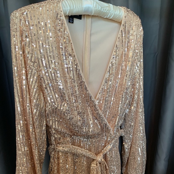 Sequence gold romper w/ belt size 8 or Large - Picture 3 of 7